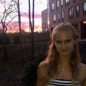 Meet your Posher, Alyx